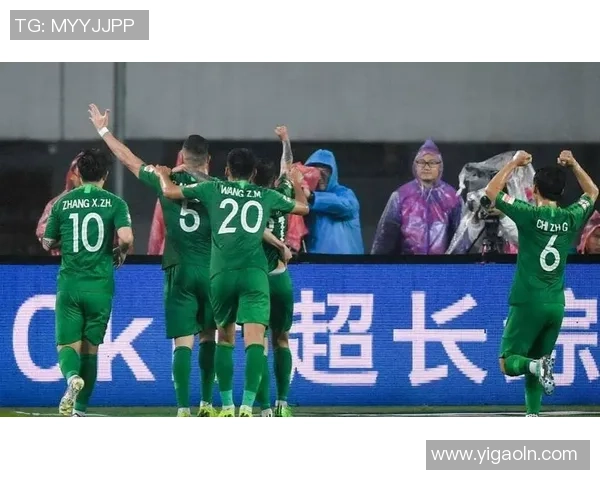 国安与鲁能比赛裁判信息揭晓引发球迷热议与关注
